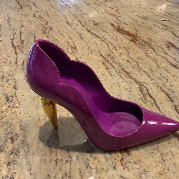 Christian Louboutin - Picture 1 of 6